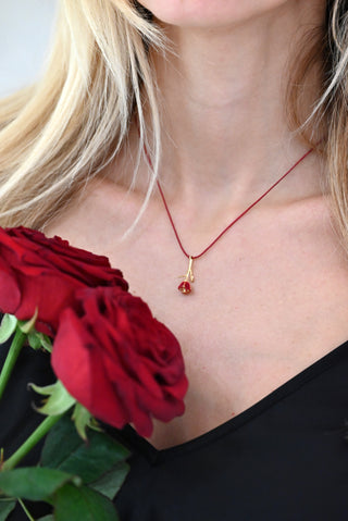 The Rose Necklace - Bordeaux
