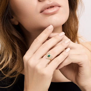 Vintage Love Ring - Emerald
