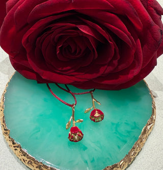 The Rose Necklace - Bordeaux